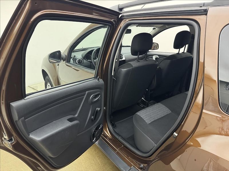 Dacia Duster 1,6 i 77kW AC LED TAŽNÉ KAMERA - fotka 26 z 33