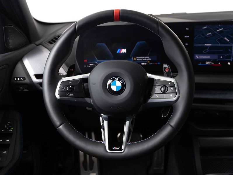 BMW Řada 1 M135 xDrive - fotka 13 z 22