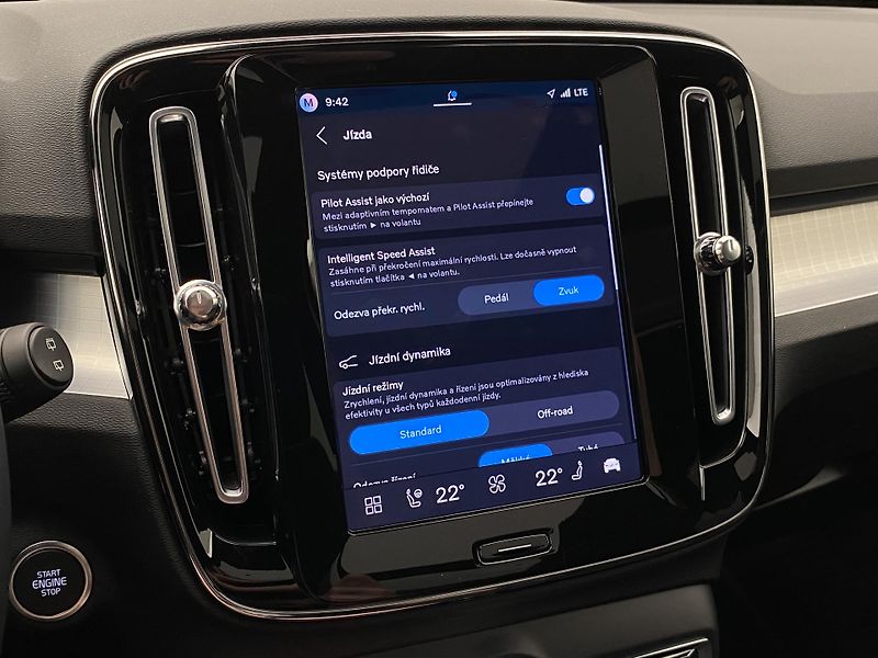 Volvo XC40 (2026) B3 AUT DARK ULTRA  - fotka 44 z 61