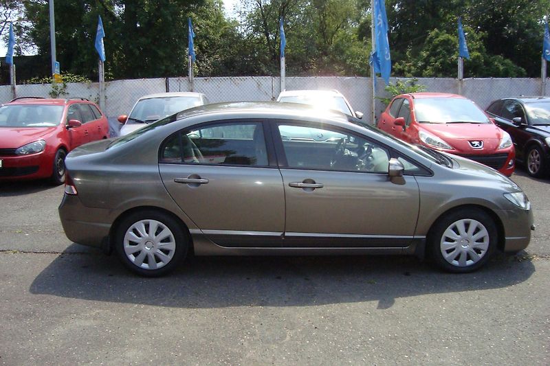Honda Civic (2010) 1.8 i-vtec,ČR,1.Maj.Pra.servis - fotka 8 z 66