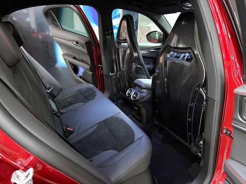 Alfa Romeo Stelvio (2026) 2.9 V6 BiTurbo 520k QV COLLEZI - fotka 14 z 28