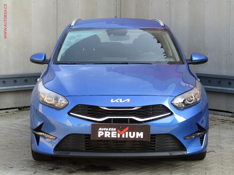 Kia Ceed (2023) 1.5 T-GDi, ČR, AT, navi - fotka 2 z 22
