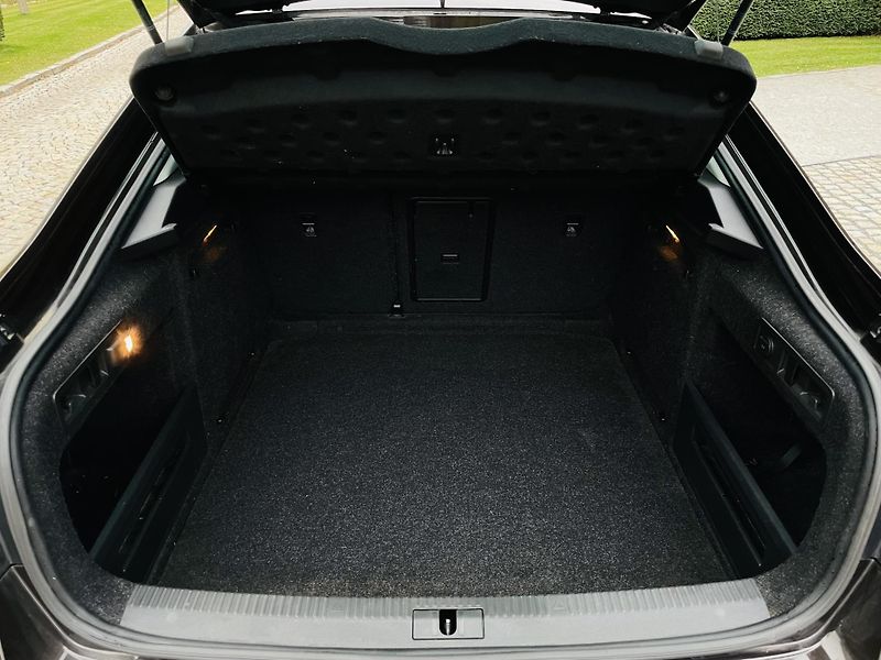 Škoda Superb 1.4TSI 1.MAJITEL KAMERA VÝHŘEV - fotka 21 z 48