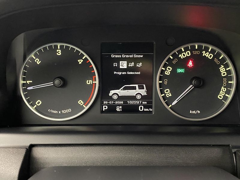 Land Rover Discovery 3.0 TDV6 S AWD AUT CZ - fotka 38 z 41