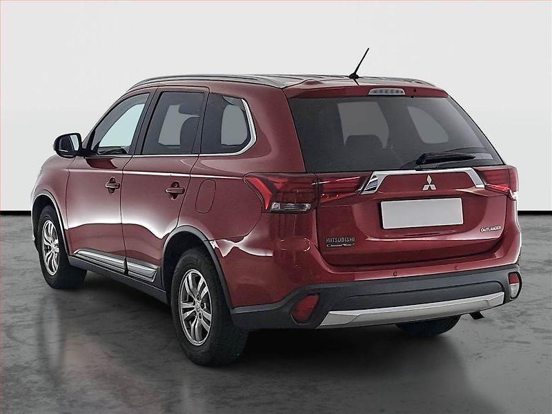 Mitsubishi Outlander (2016) 2.2 DI-D, 4X4, ČR,1.maj - fotka 4 z 14