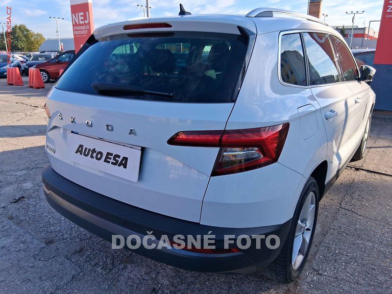 Škoda Karoq (2022) 1.5 TSI, 2.maj,ČR, navi, LED - fotka 2 z 3