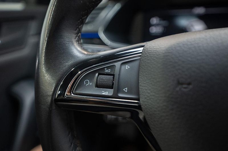 Škoda Superb 2.0 TSI 200 kW L&K - fotka 13 z 40