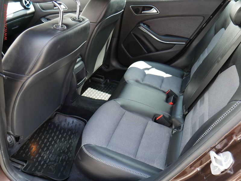 Mercedes-Benz GLA (2014) 2.2CDi 4Mat, 2.maj,ČR - fotka 10 z 22