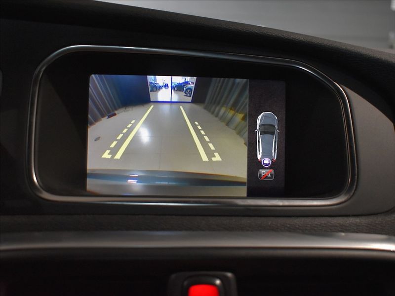 Volvo V40 2,0 D3 Cross Country Adapt.tem - fotka 19 z 25