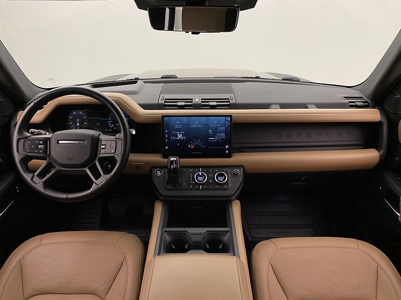 Land Rover Defender 110 D300 X-DYNAMIC HSE AWD CZ - fotka 2 z 54