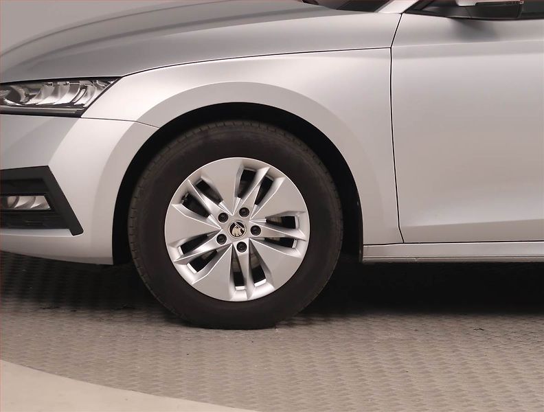 Škoda Octavia (2023) Ambition 2.0 TDI, ČR,1.maj - fotka 14 z 15