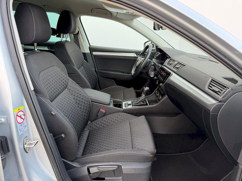 Škoda Superb (2022) 2.0 TDI 110kW Business - fotka 29 z 35