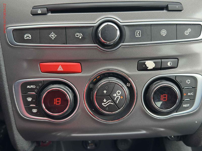 Citroën C4 (2015) 1.2PT, AT, navi - fotka 16 z 20