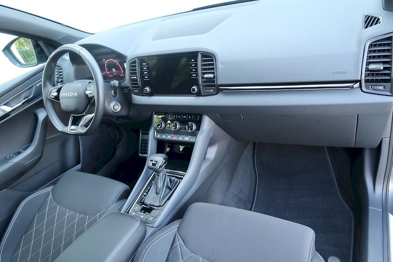 Škoda Karoq (2025) SPORTLINE 1.5 TSI 110 kW DSG - fotka 21 z 29