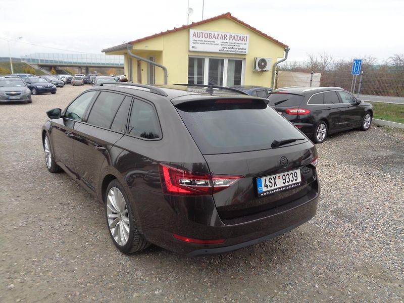 Škoda Superb 2,0 TDI - fotka 5 z 16