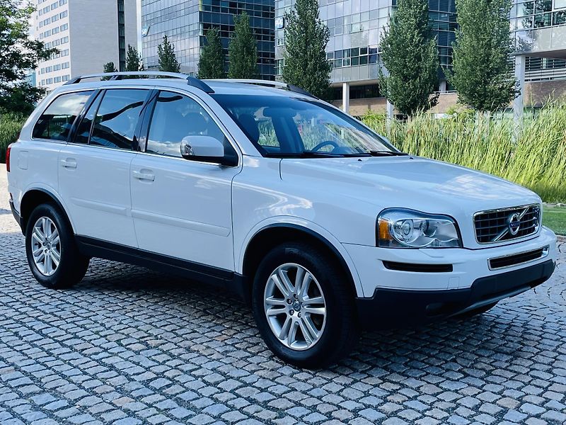 Volvo XC90 2.4D5 4x4 AUT VÝHŘEV SENZORY - fotka 9 z 44