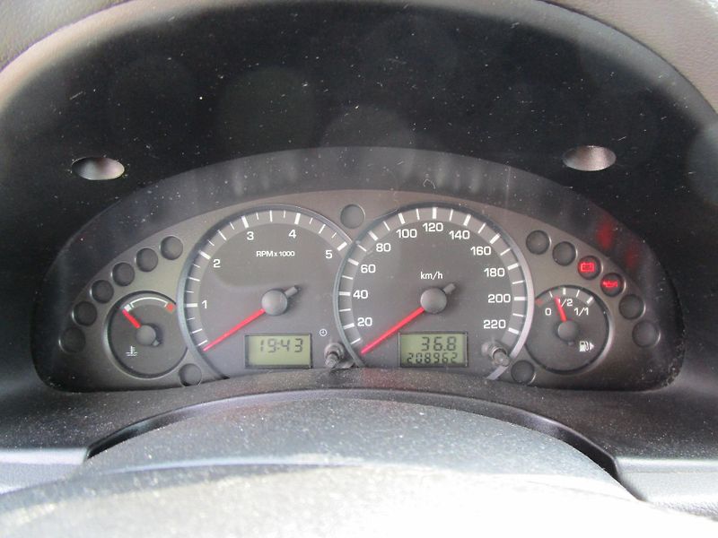Ford Transit Connect 1,8D-55KW-KEMPOVÁ ÚPRAVA - fotka 12 z 15
