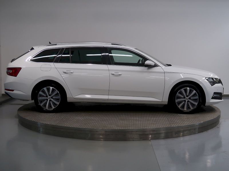 Škoda Superb (2022) STYLE 2.0TSI 140KW - fotka 8 z 39
