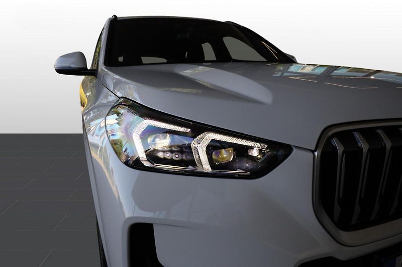 BMW X1 sDrive18d - fotka 17 z 25