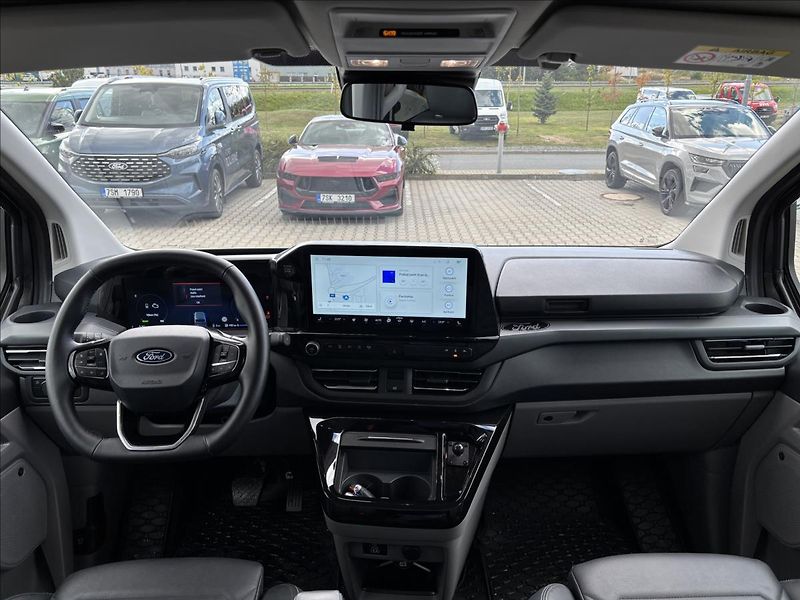Ford Tourneo Custom 2,5 PHEV 171kW Titanium X L1 - fotka 24 z 59