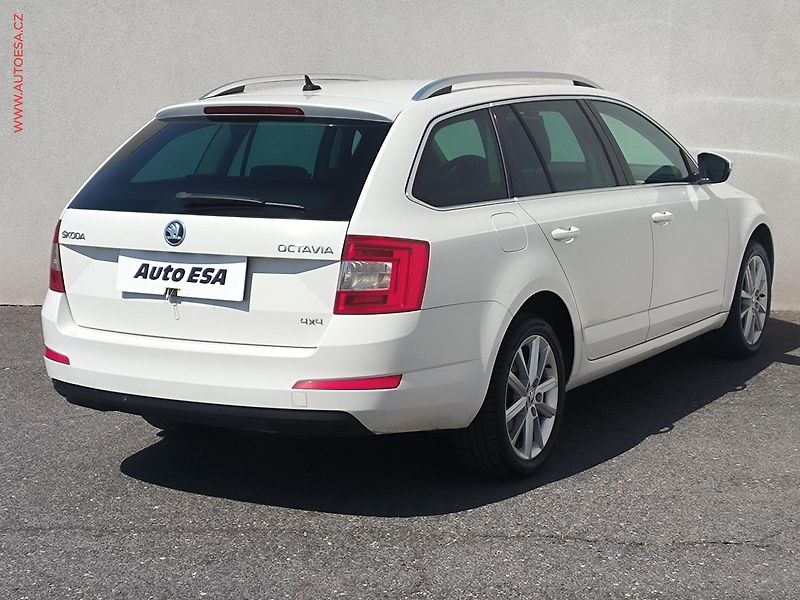 Škoda Octavia (2015) 2.0 TDi 4x4, ČR, Style, DSG - fotka 4 z 23