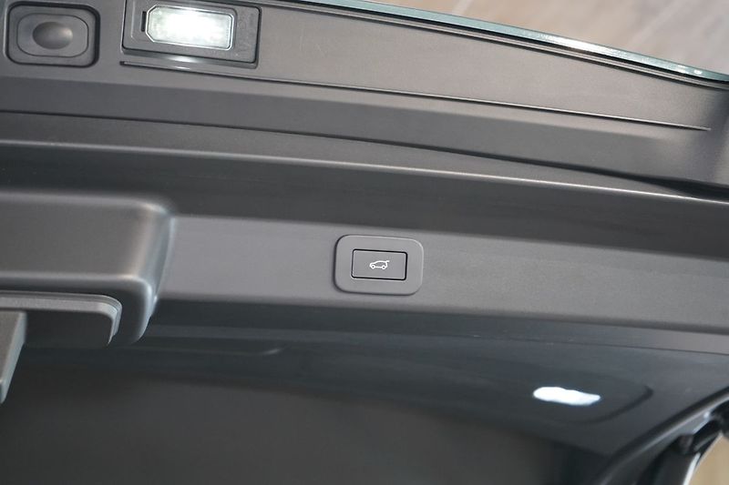 Land Rover Range Rover Sport P460e Dynamic SE, Masáž, Tažné - fotka 17 z 50