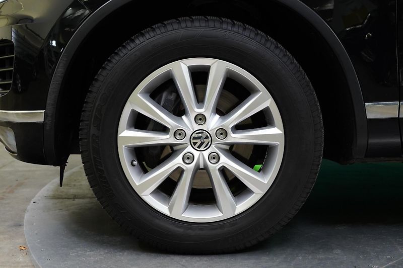 Volkswagen Touareg - fotka 10 z 29