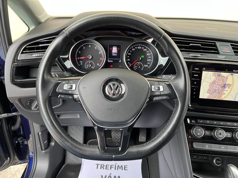 Volkswagen Touran (2020) 1.5TSI*DSG*7MÍST*TZ*HIGHLINE - fotka 43 z 50