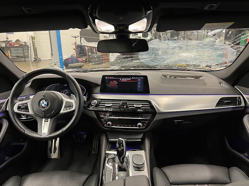 BMW Řada 5 530D XDRIVE M-SPORT 195kW - fotka 11 z 24