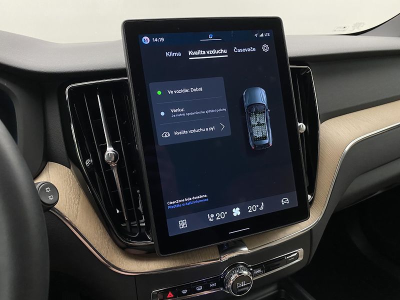 Volvo XC60 T8 AWD RECHARGE PLUS DARK CZ - fotka 43 z 66