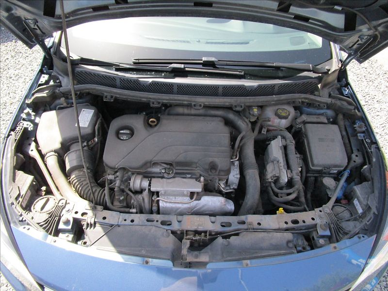 Opel Astra 1.4 Turbo Enjoy, 2. maj. - fotka 35 z 38