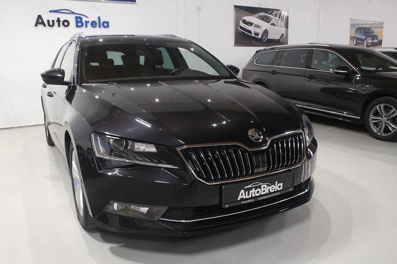 Škoda Superb (2019) 2.0TDI DSG L&K 4x4 Display - fotka 2 z 45