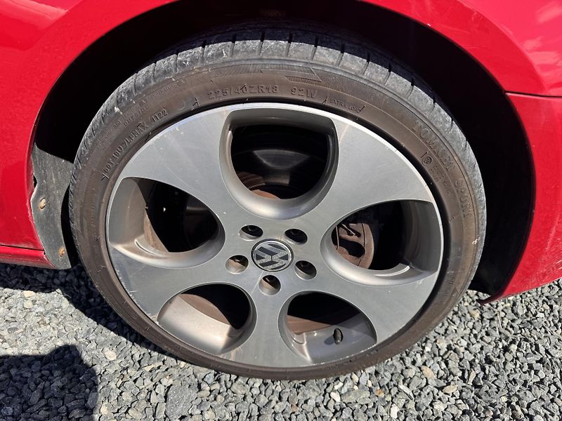 Volkswagen Golf Variant VI, 2010,2.0 TDI 103 kW - fotka 4 z 19
