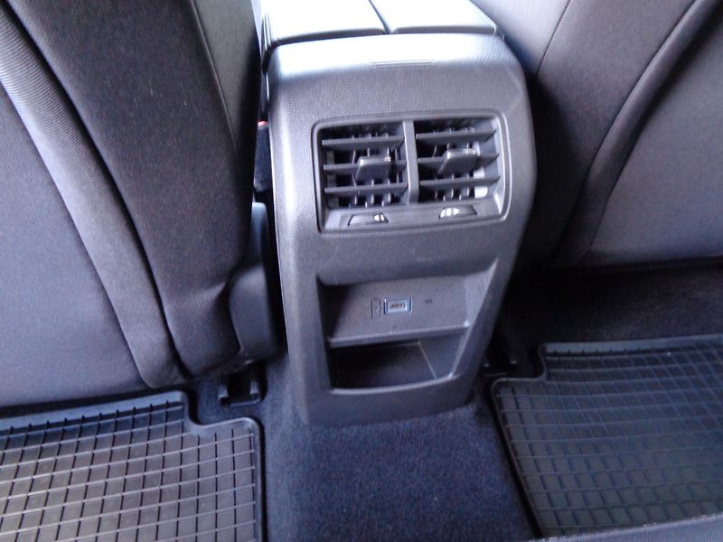 Opel Astra 1,2T SportsTourer,Edition,Komf - fotka 21 z 24