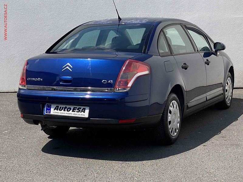 Citroën C4 (2009) 1.6i, ČR, AC, tempo, park - fotka 4 z 15
