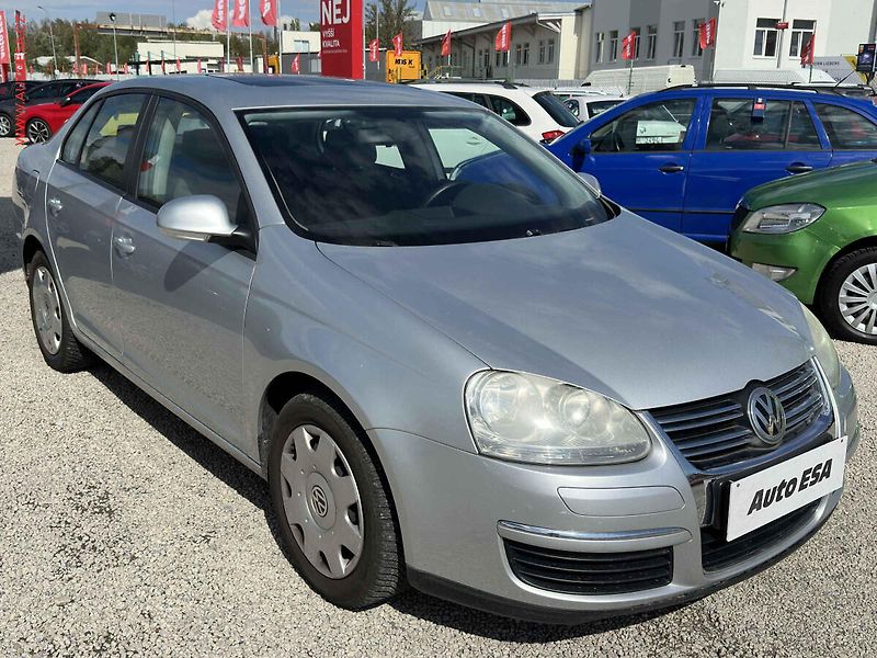 Volkswagen Jetta (2006) 1.6i, servis.kniha, AC - fotografie inzerátu