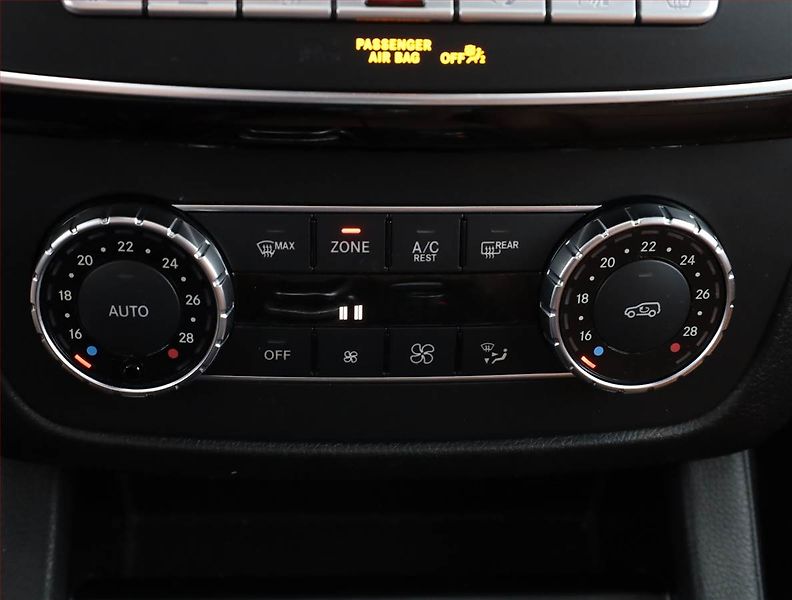 Mercedes-Benz GLE (2016) 350 d, 4X4, Automat - fotka 12 z 19