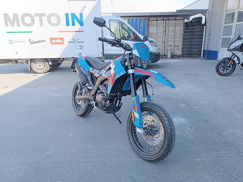 Aprilia SX 125 (2026) Tarantula Blue (sleva 16.000.- - fotografie inzerátu