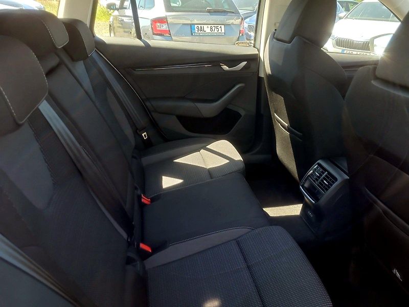 Škoda Octavia (2026) SELECTION 1,5 TSI 85 kW DSG - fotka 10 z 16