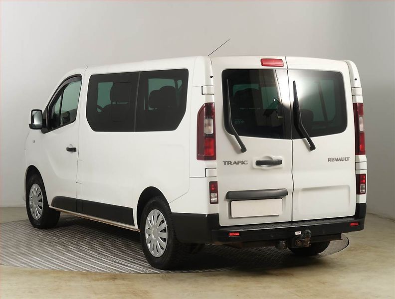 Renault Trafic (2018) 1.6 dCi, Bus, 9Míst, ČR, DPH - fotka 4 z 17