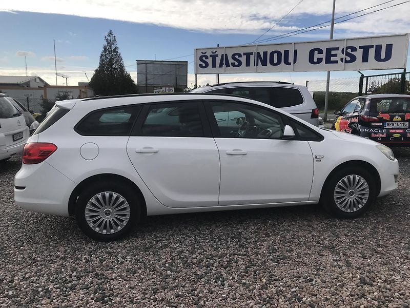 Opel Astra 1.4i 74 KW,KLIMA ,TEMPOMAT.... - fotka 4 z 16