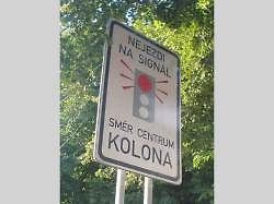 Kuriózní a vtipné značení na českých silnicích.
