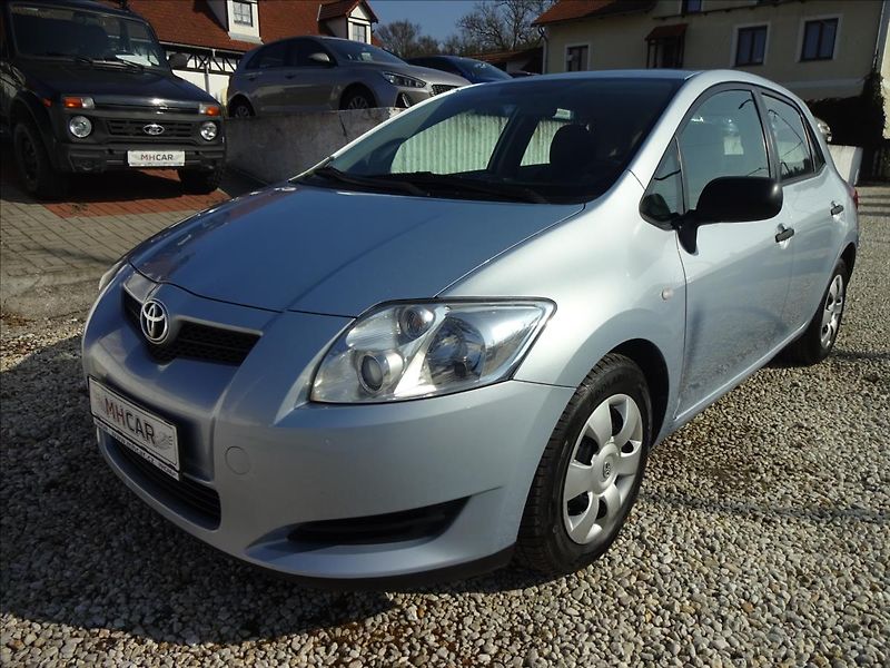 Toyota Auris 1,33 VVTi 74 kW - fotka 3 z 41