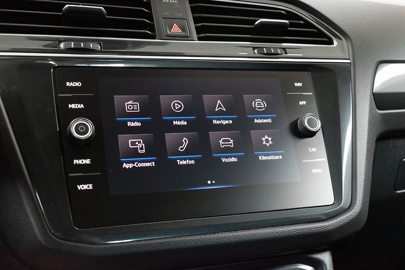 Volkswagen Tiguan 2.0TDI DSG*ACC*VIRTUAL*EL.KUFR - fotka 30 z 46