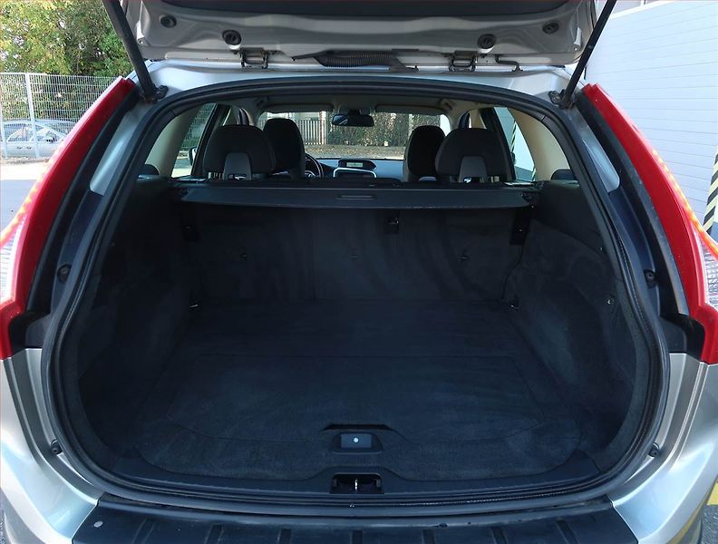 Volvo XC60 (2011) D3, Automat, Serv.kniha - fotka 14 z 22