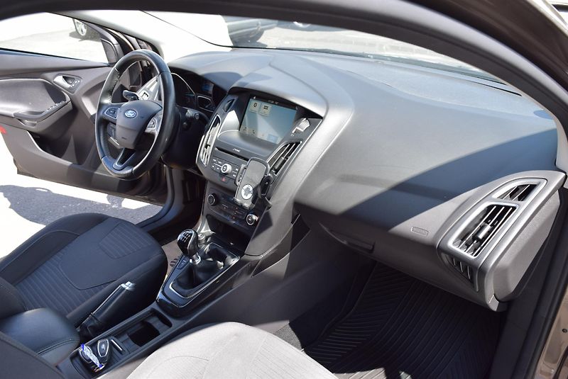 Ford Focus (2018) 2.0TDCI 110kw TITANIUM TAŽ KAM - fotka 34 z 44