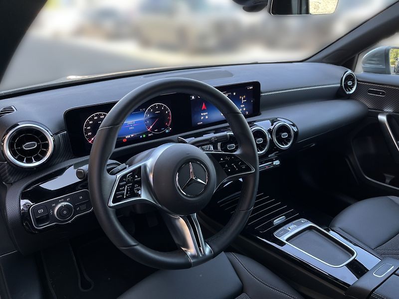 Mercedes-Benz Třídy A A-Třída 180 - fotka 10 z 19