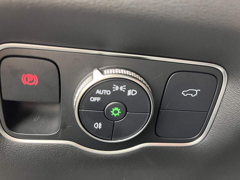 Chery Tiggo 8 (2026) 1,6 ICE UNIQUE AKCE! - fotka 30 z 38