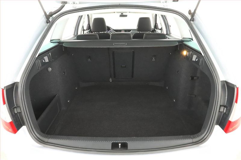 Škoda Octavia (2019) 1.5 TSI, Automat, ČR,1.maj - fotka 11 z 13