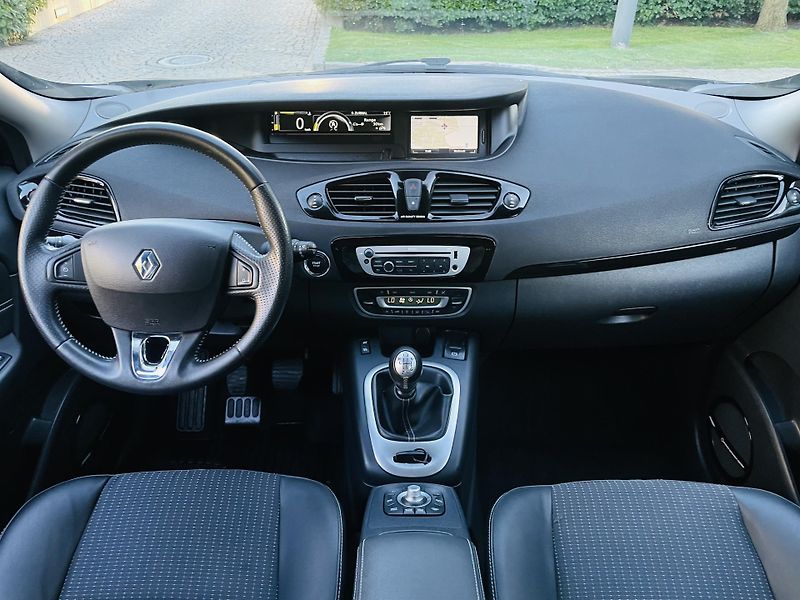 Renault Grand Scénic 1.6dCi MANUÁL KAMERA SERVISKA - fotka 24 z 47